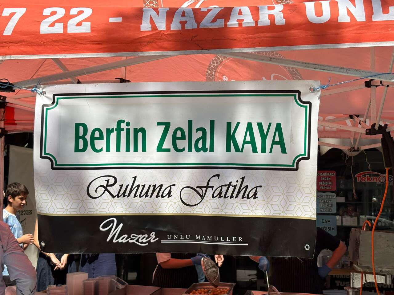 Menteşe’de Eski Erkek Arkadaşı Tarafından Öldürülen Berfin Zelal Kaya’nın Anısına Lokma Hayrı Düzenlendi 3